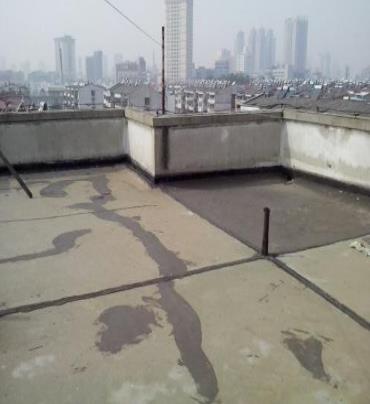 洪湖漏水维修 楼顶漏水是什么原因，楼顶漏水维修方法是什么?